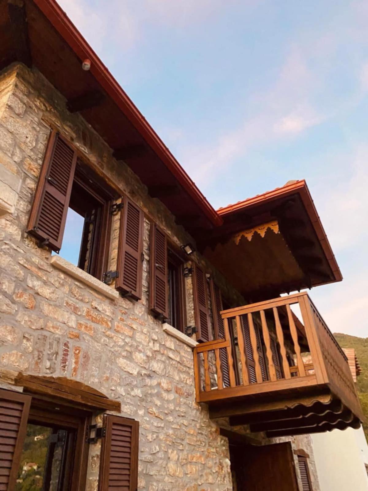Guesthouse Amalia Kalesmenon Exterior photo